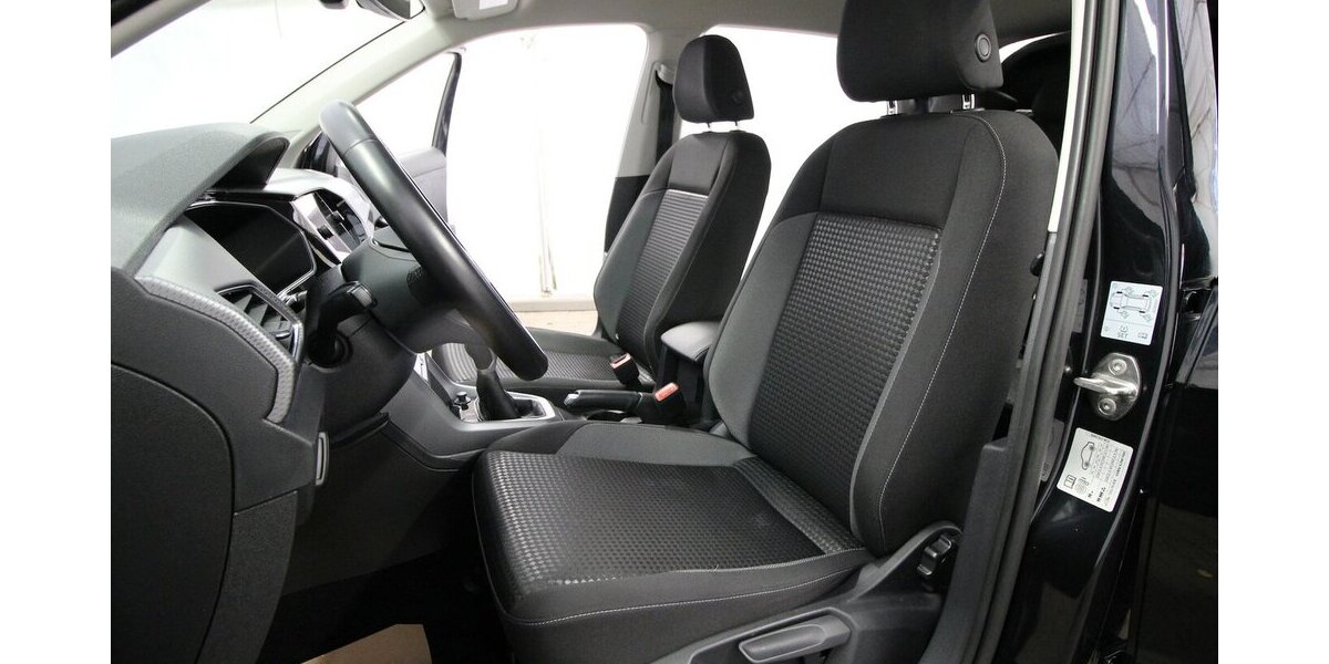 VW T-Cross TSI OPF Active LED+NAVI+KAMERA+ACC 37.252 km 19.900 &euro; Hagenow 19230