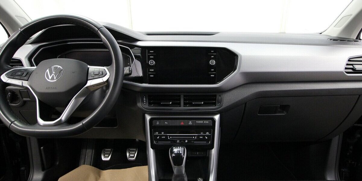 VW T-Cross TSI OPF Active LED+NAVI+KAMERA+ACC 46.636 km 19.900 &euro; Hagenow 19230