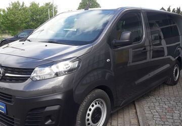 Opel Vivaro 26.200 km 31.990 &euro; Rehna 19217