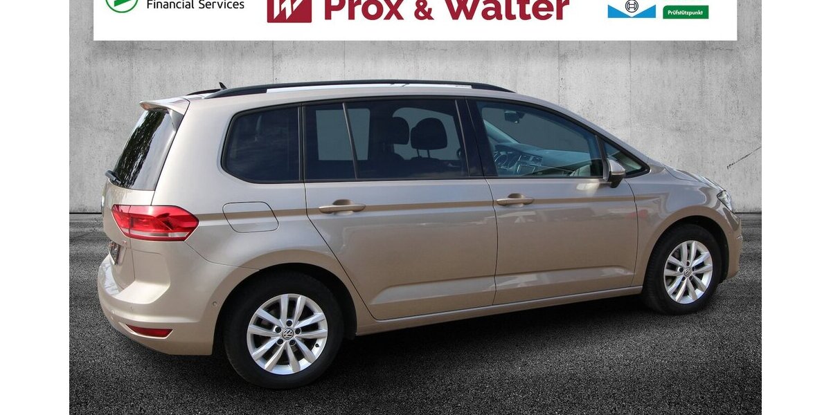 VW Touran 1.6 TDI BMT 7-DSG Comfortline NAVI+ACC 151.032 km 14.500 &euro; Hagenow 19230