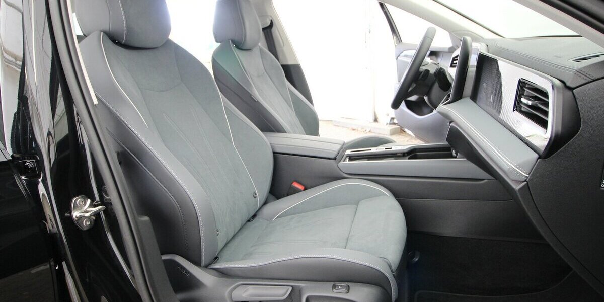 VW Passat Variant 1.5 eTSI 7-DSG Business LED+AHK 21.136 km 32.900 &euro; Hagenow 19230