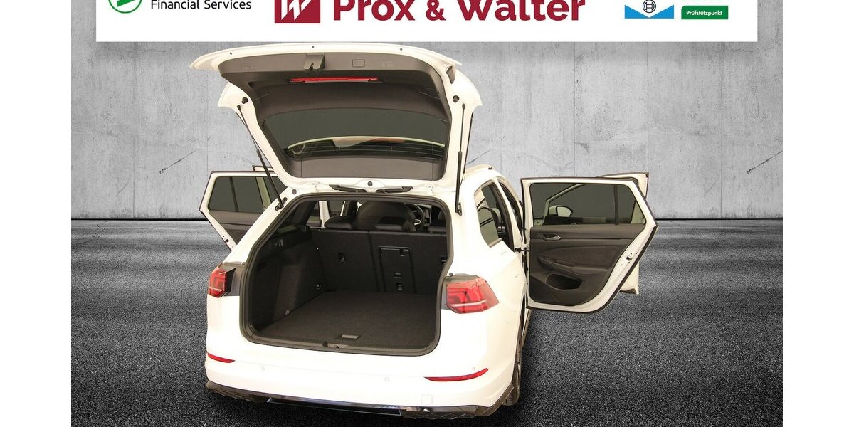 VW Golf VIII Variant 1.5 TSI R-Line LED+KAMERA+ACC 29.466 km 27.500 &euro; Hagenow 19230