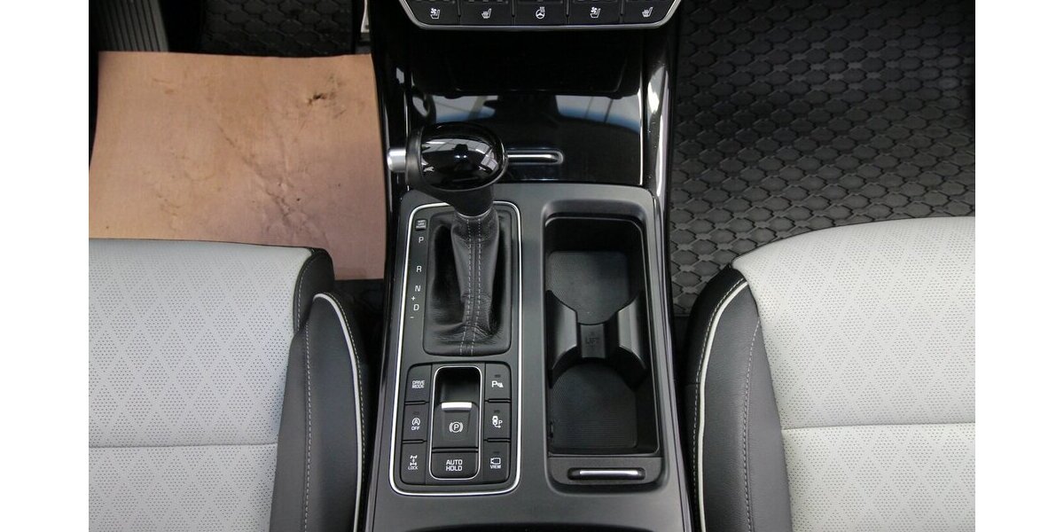 Kia Sorento Platinum Edition 4WD PANO-DACH+AHK+XENON 130.166 km 18.900 &euro; Hagenow 19230