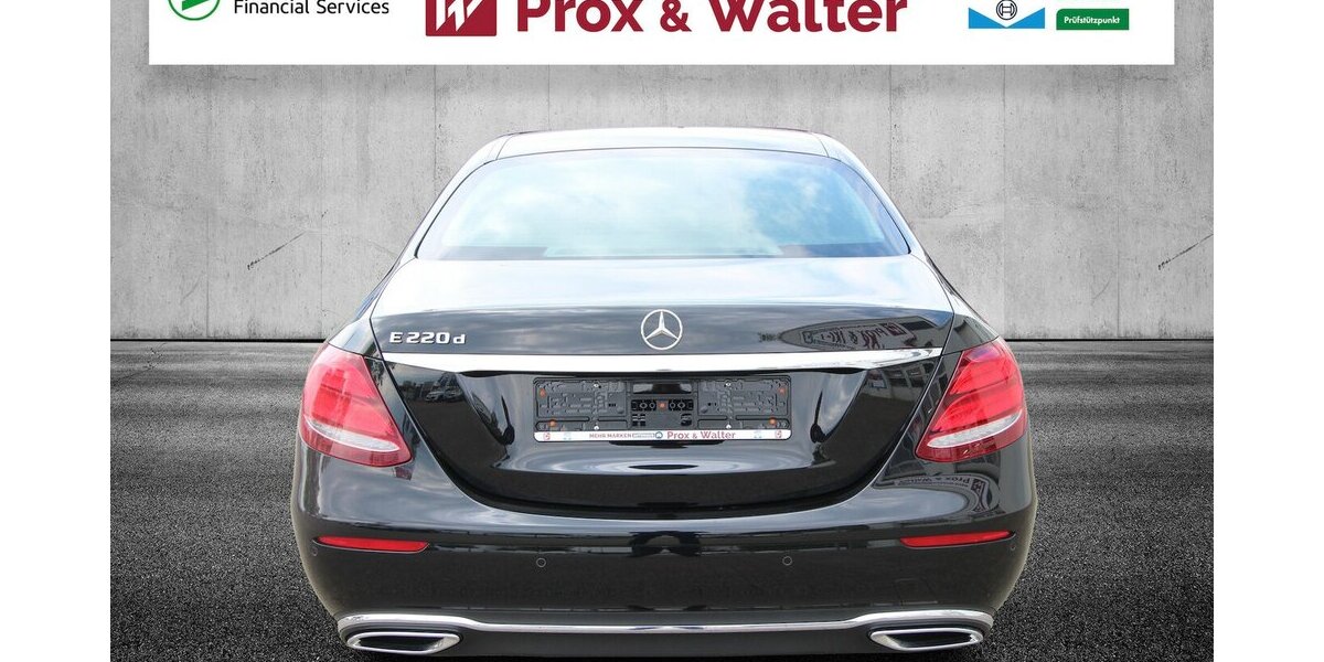 Mercedes-Benz E 220 d Avantgarde NAVI+LED+KAMERA+STANDHEIZUNG 29.693 km 38.500 &euro; Hagenow 19230