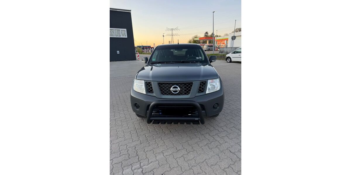 Nissan Navara 166.000 km 9.500 &euro; Wismar 23970