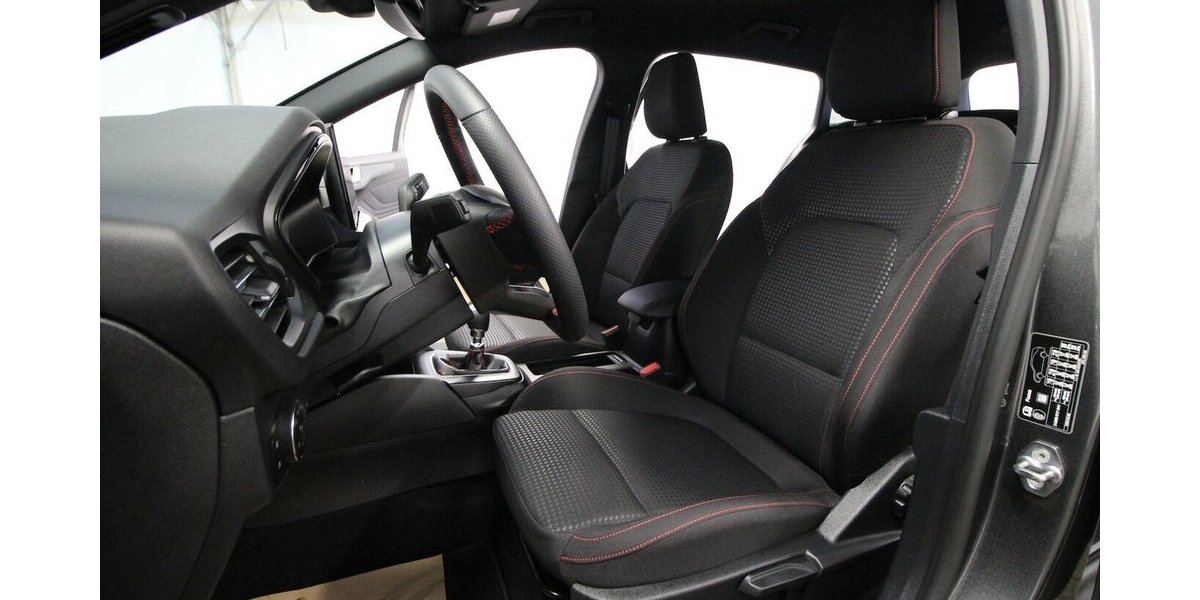 Ford Focus Turnier Mild-Hybrid ST-Line LED+NAVI+ACC 11.904 km 21.900 &euro; Hagenow 19230