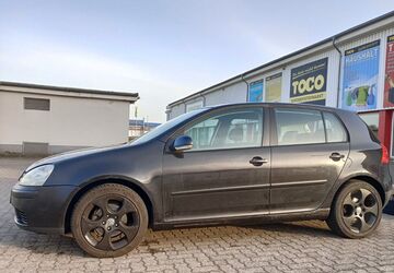 VW Golf 228.000 km 2.799 &euro; Schwerin 19063