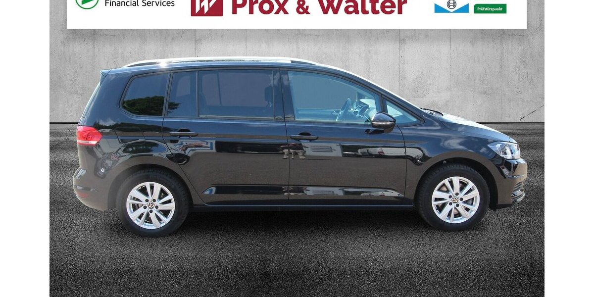 VW Touran 1.5 TSI 7-DSG Comfortline 7-SITZ+NAVI+AHK 22.923 km 32.790 &euro; Hagenow 19230