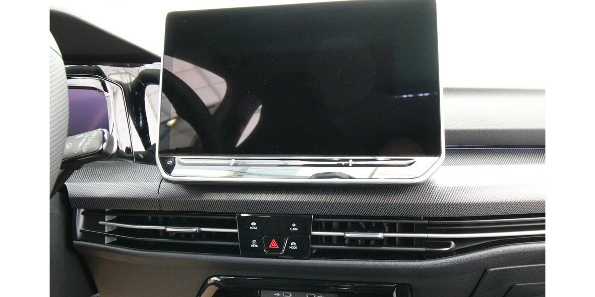 VW Golf VIII Variant 1.5 TSI R-Line LED+KAMERA+ACC 29.466 km 27.500 &euro; Hagenow 19230