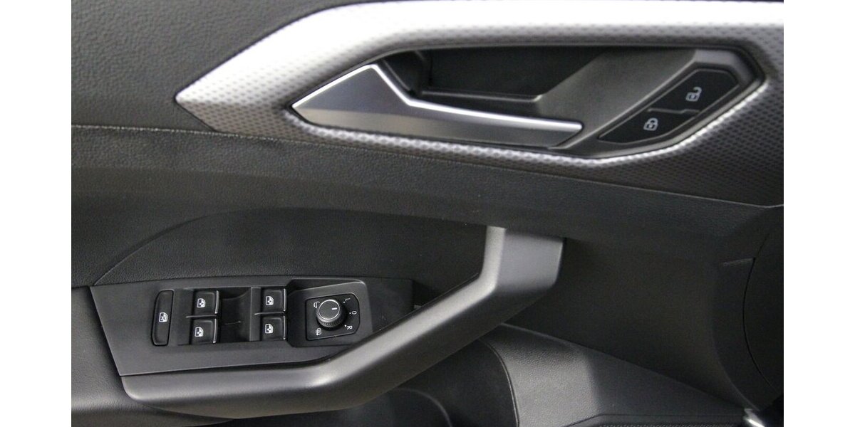 VW T-Cross TSI OPF Active LED+NAVI+KAMERA+ACC 41.681 km 19.900 &euro; Hagenow 19230