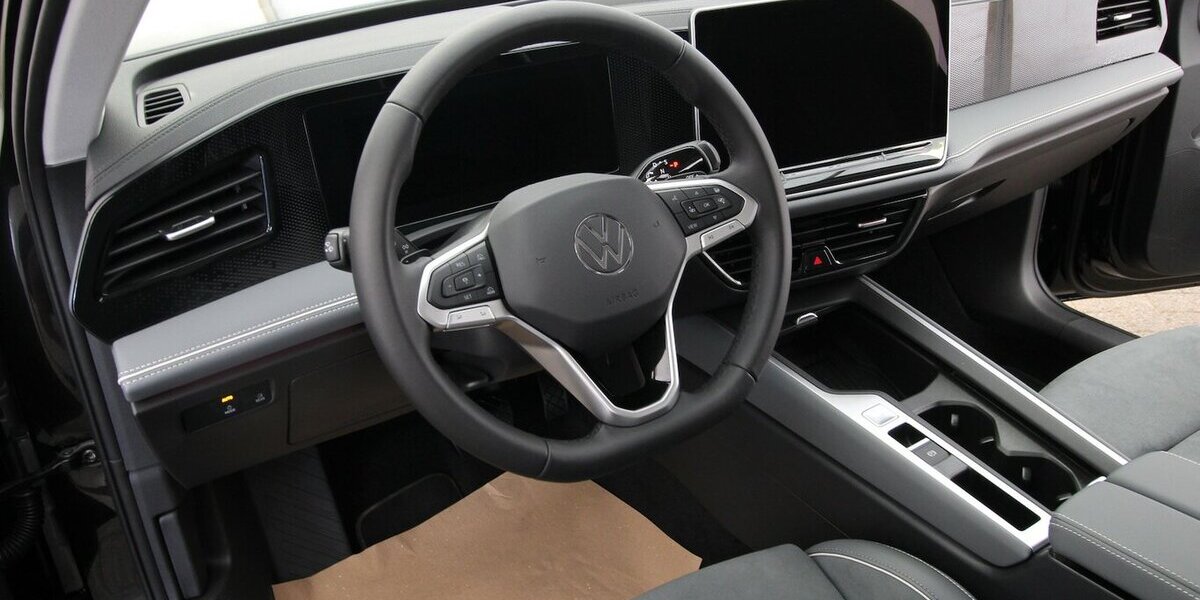 VW Passat Variant 1.5 eTSI 7-DSG Business LED+AHK 21.136 km 32.900 &euro; Hagenow 19230