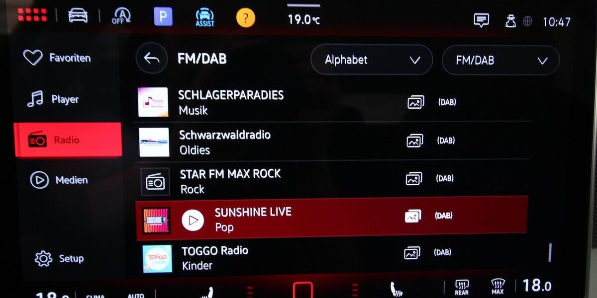 VW Passat Variant 1.5 eTSI 7-DSG Business LED+AHK 21.136 km 32.900 &euro; Hagenow 19230