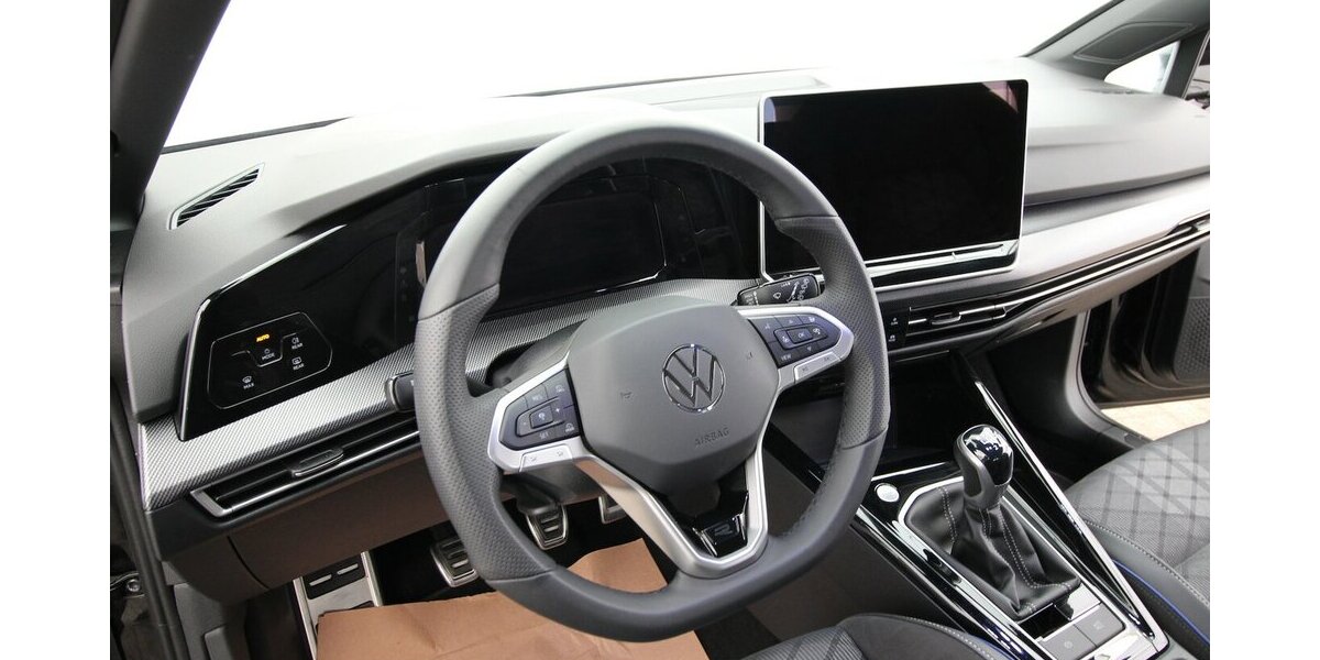 VW Golf VIII Variant 1.5 TSI R-Line LED+KAMERA+ACC 32.175 km 27.500 &euro; Hagenow 19230