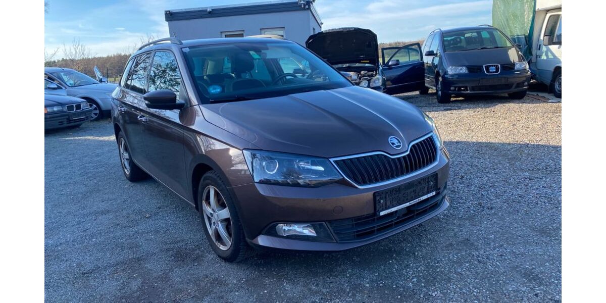 Skoda Fabia 233.000 km 4.850 &euro; Bandenitz 19230