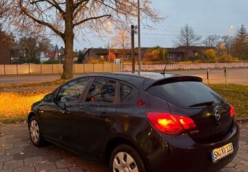 Opel Astra 91.000 km 8.300 &euro; schwerin 19053
