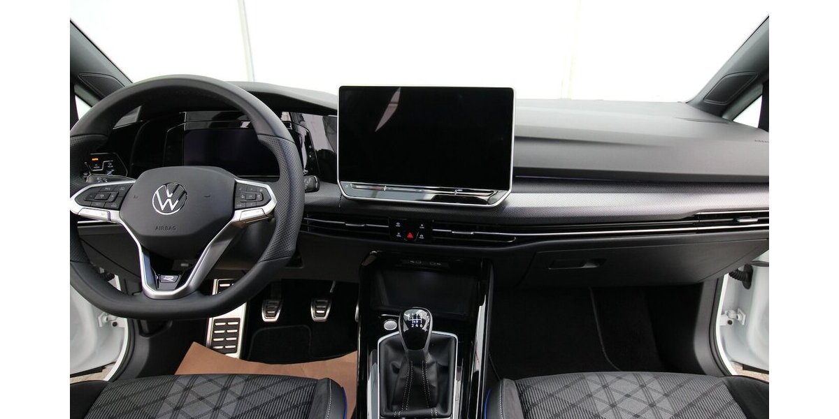 VW Golf VIII Variant 1.5 TSI R-Line LED+KAMERA+ACC 29.466 km 27.500 &euro; Hagenow 19230