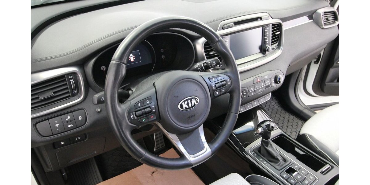 Kia Sorento Platinum Edition 4WD PANO-DACH+AHK+XENON 130.166 km 18.900 &euro; Hagenow 19230