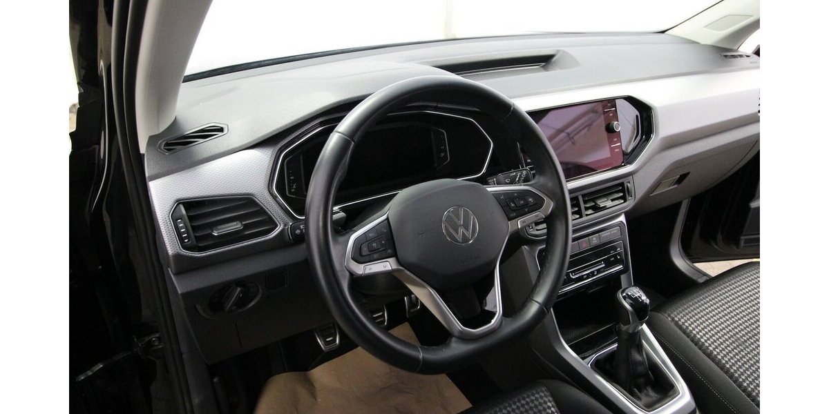 VW T-Cross TSI OPF Active LED+NAVI+KAMERA+ACC 37.252 km 19.900 &euro; Hagenow 19230