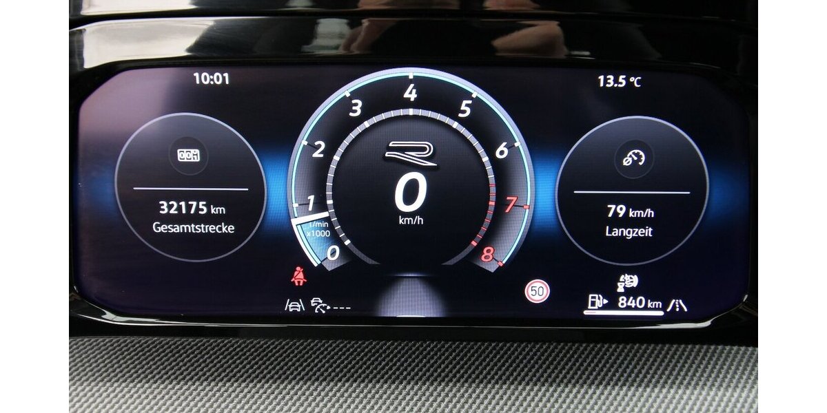 VW Golf VIII Variant 1.5 TSI R-Line LED+KAMERA+ACC 32.175 km 27.500 &euro; Hagenow 19230