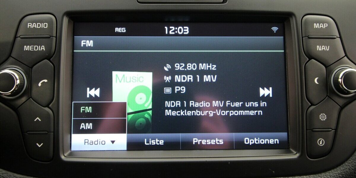 Kia cee´d T-GDI UEFA Euro NAVI+KAMERA+SITZHEIZUNG 84.807 km 10.700 &euro; Hagenow 19230