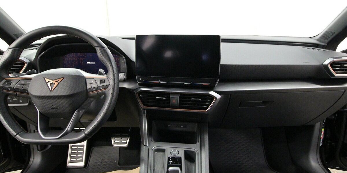 Cupra Leon Sportstourer e-HYBRID 6-DSG NAVI+LED+ACC 10.273 km 28.900 &euro; Hagenow 19230