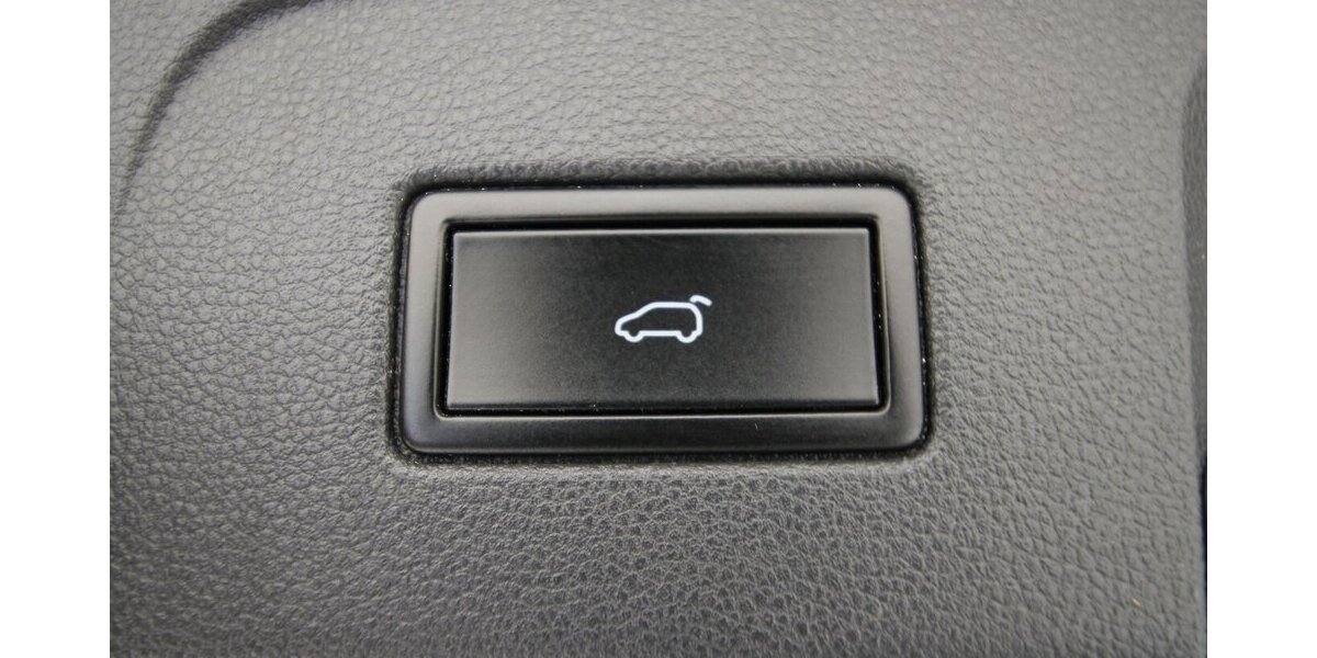 VW Touran 1.6 TDI BMT 7-DSG Comfortline NAVI+ACC 151.032 km 14.500 &euro; Hagenow 19230