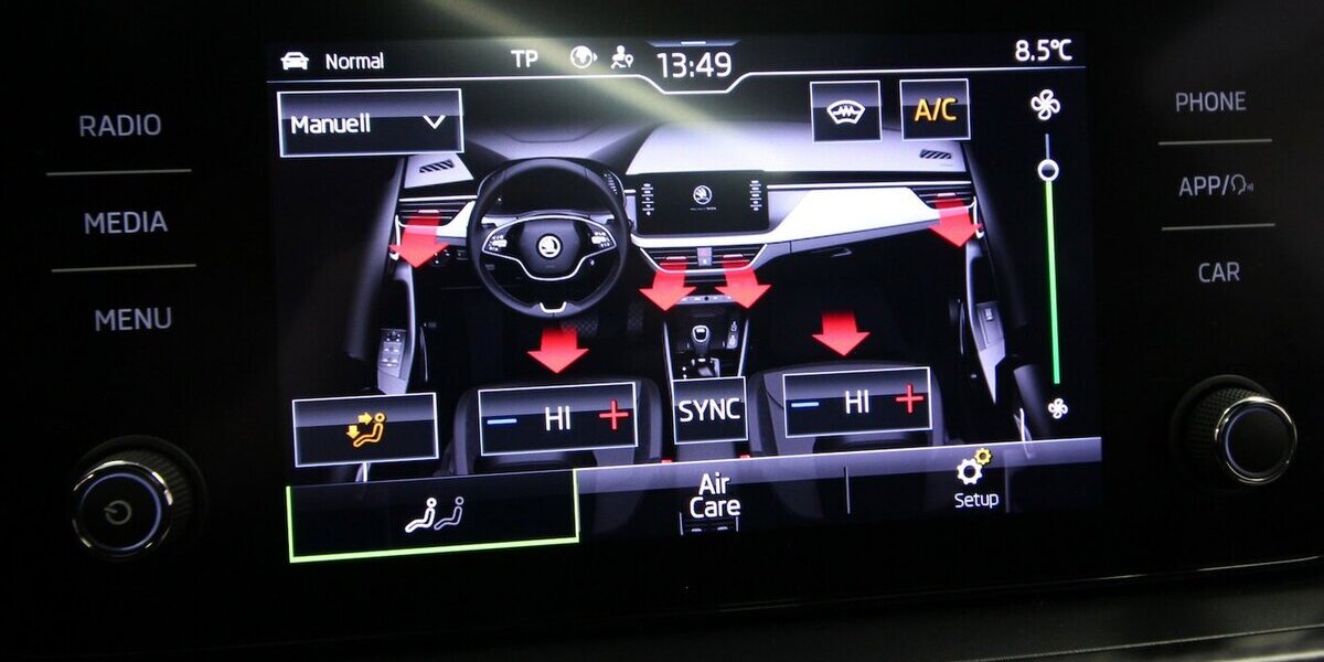 Skoda Scala 1.5 TSI 7-DSG Monte Carlo LED+PANO-DACH 16.534 km 24.900 &euro; Hagenow 19230