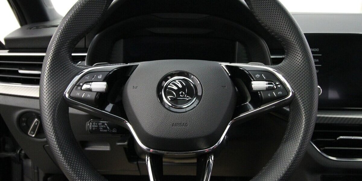 Skoda Scala 1.5 TSI 7-DSG Monte Carlo LED+PANO-DACH 16.534 km 24.900 &euro; Hagenow 19230