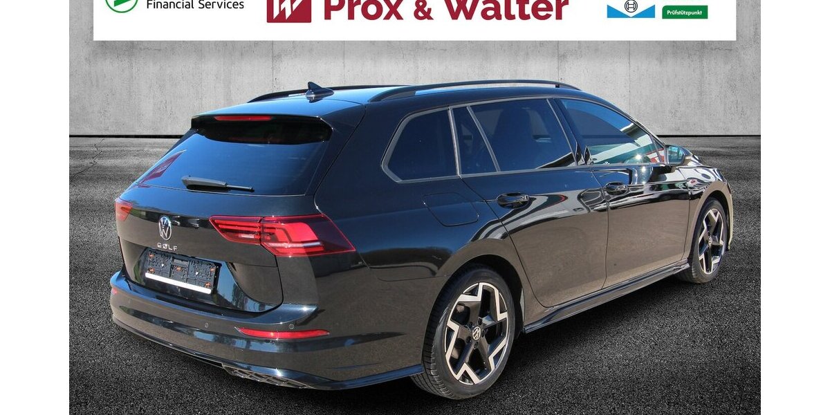 VW Golf VIII Variant 1.5 TSI R-Line LED+KAMERA+ACC 32.175 km 27.500 &euro; Hagenow 19230