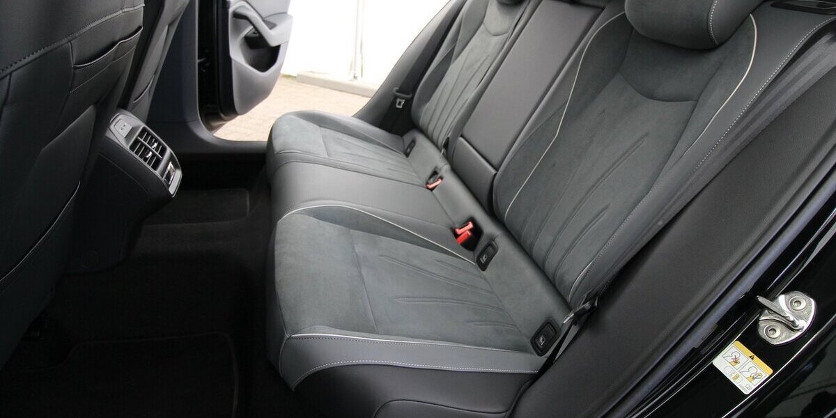 VW Passat Variant 1.5 eTSI 7-DSG Business LED+AHK 21.136 km 32.900 &euro; Hagenow 19230