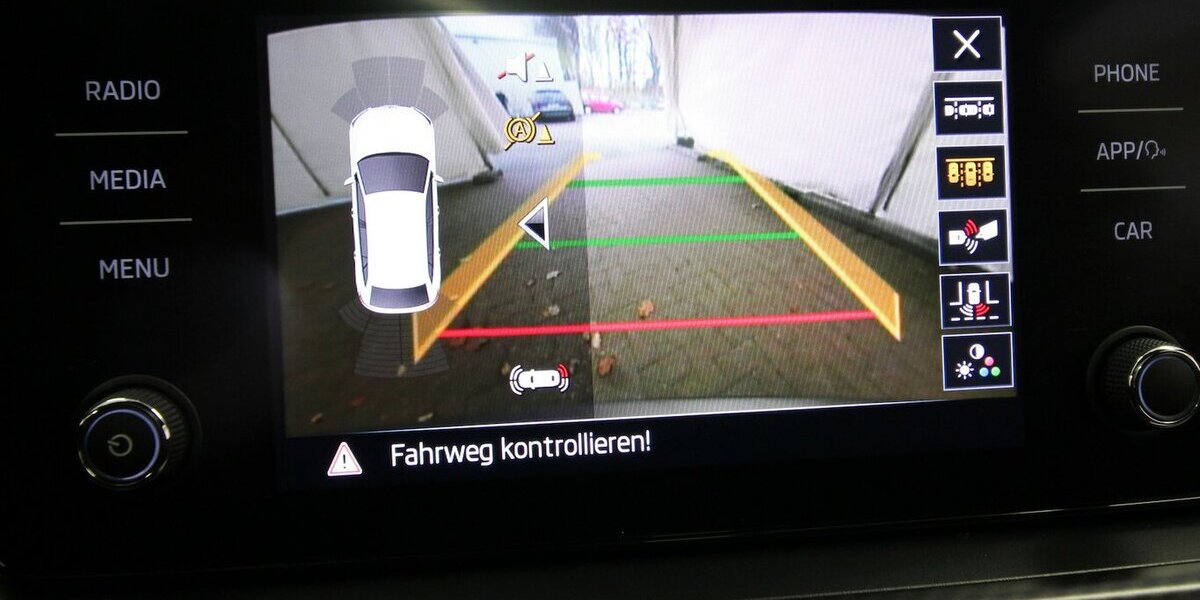 Skoda Scala 1.5 TSI 7-DSG Monte Carlo LED+PANO-DACH 16.534 km 24.900 &euro; Hagenow 19230