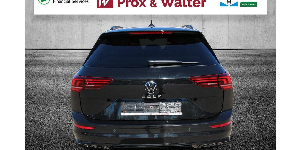 VW Golf VIII Variant 1.5 TSI R-Line LED+KAMERA+ACC 32.175 km 27.500 &euro; Hagenow 19230
