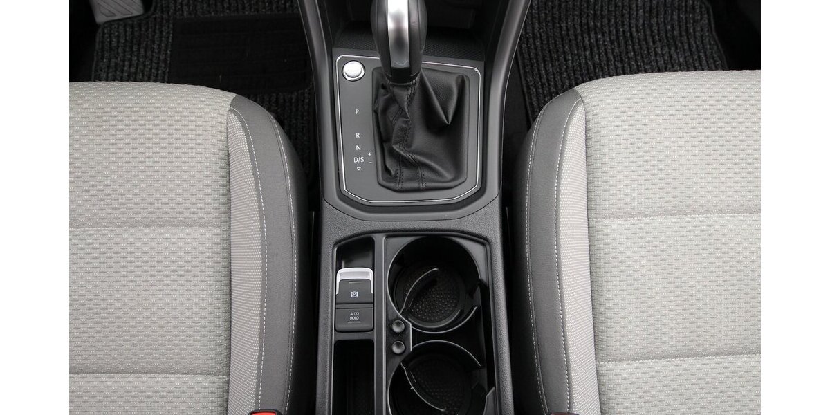 VW Touran 1.5 TSI 7-DSG Comfortline 7-SITZ+NAVI+AHK 22.923 km 32.790 &euro; Hagenow 19230