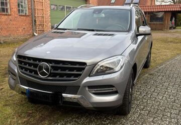 Mercedes-Benz ML 350 232.400 km 17.900 &euro; Strohkirchen 19230