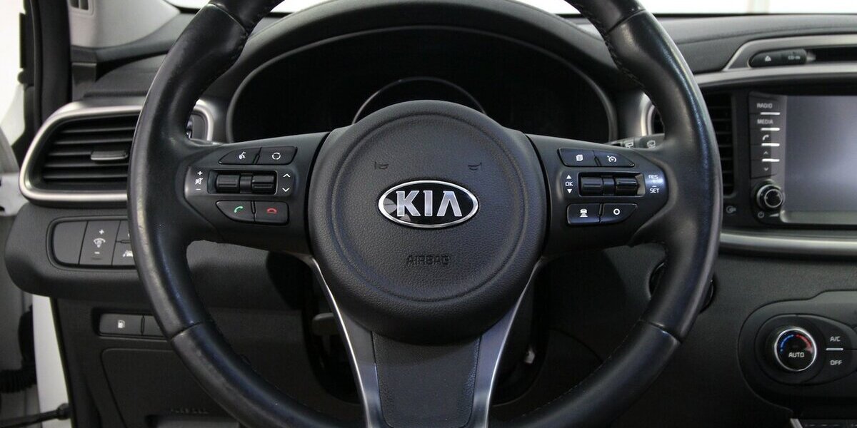 Kia Sorento Platinum Edition 4WD PANO-DACH+AHK+XENON 130.166 km 18.900 &euro; Hagenow 19230