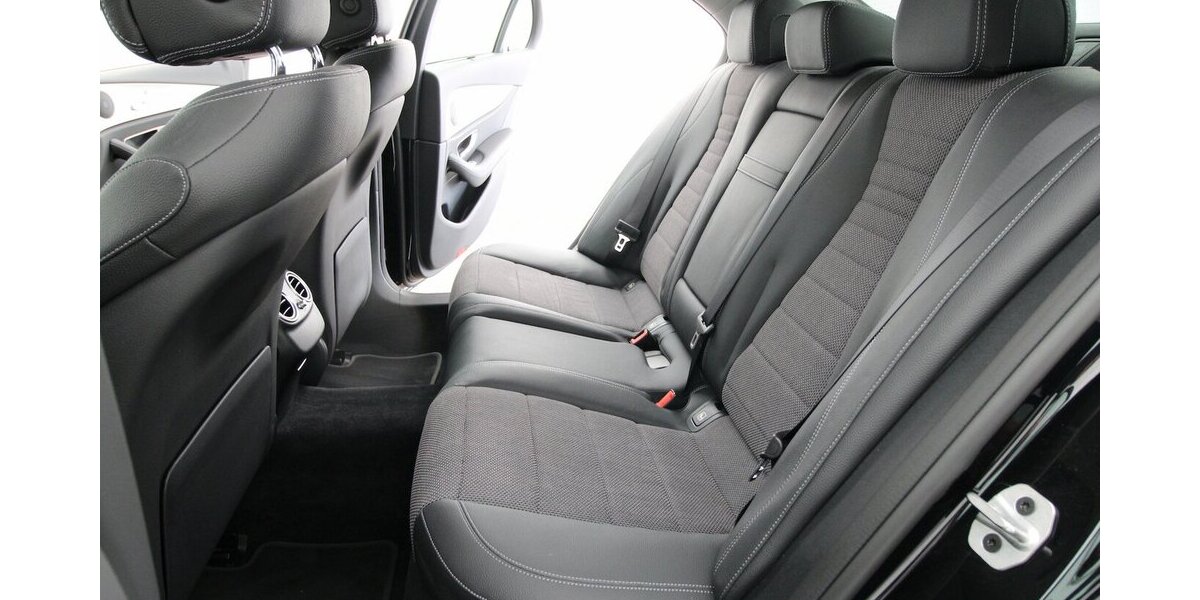 Mercedes-Benz E 220 d Avantgarde NAVI+LED+KAMERA+STANDHEIZUNG 36.458 km 38.500 &euro; Hagenow 19230