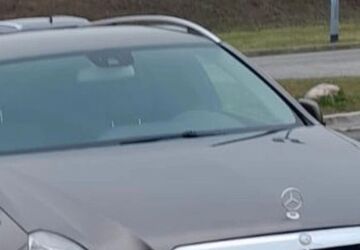 Mercedes-Benz E 200 205.000 km 11.500 &euro; Jesendorf 19417