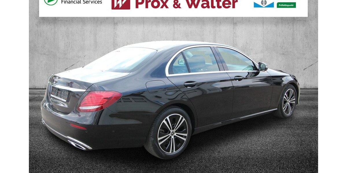 Mercedes-Benz E 220 d Avantgarde NAVI+LED+KAMERA+STANDHEIZUNG 36.458 km 38.500 &euro; Hagenow 19230