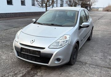 Renault Clio 107.256 km 2.999 &euro; Hoppenrade 23996