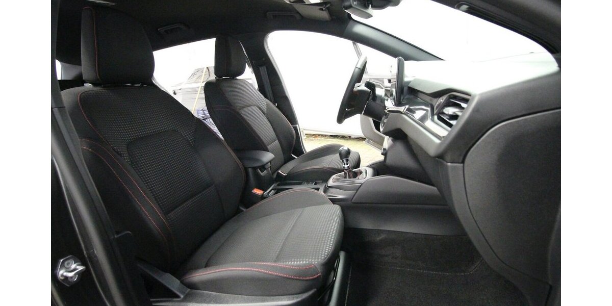 Ford Focus Turnier Mild-Hybrid ST-Line LED+NAVI+ACC 11.904 km 21.900 &euro; Hagenow 19230