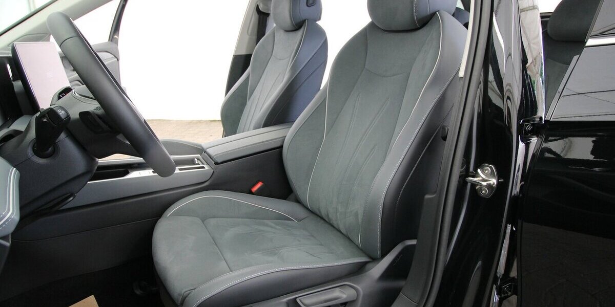 VW Passat Variant 1.5 eTSI 7-DSG Business LED+AHK 21.136 km 32.900 &euro; Hagenow 19230