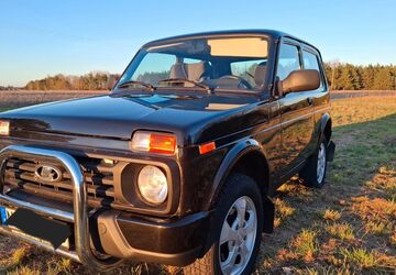 Lada Urban 29.000 km 14.500 &euro; Pinnow 19065