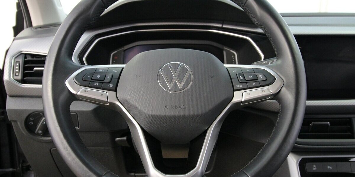 VW T-Cross TSI OPF 7-DSG Active LED+NAVI+KAMERA+ACC 62.327 km 20.900 &euro; Hagenow 19230