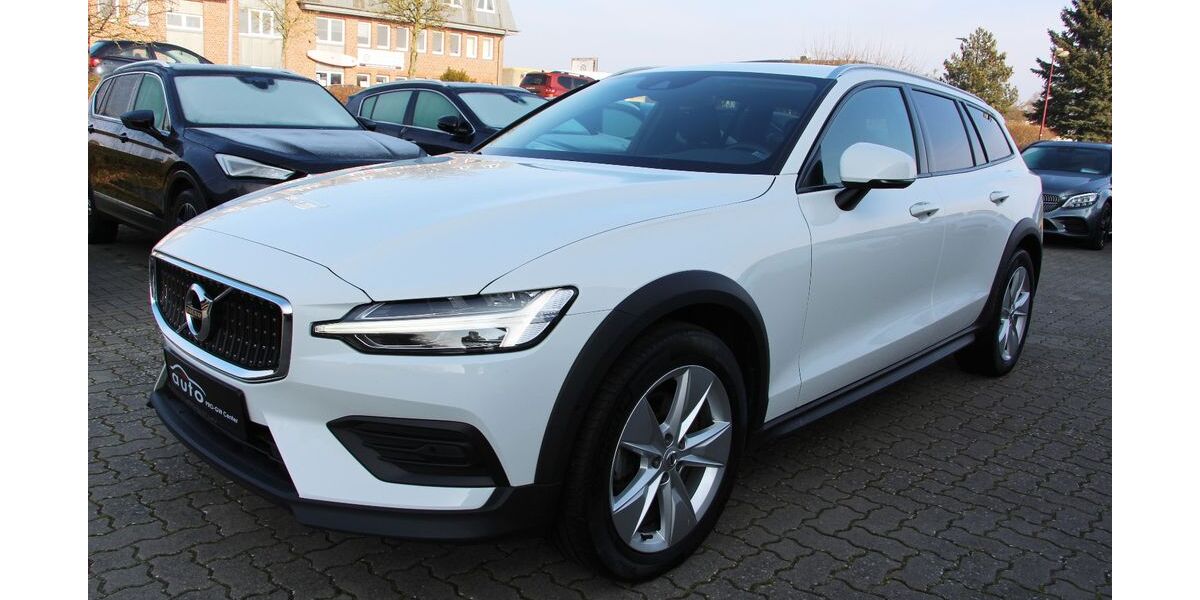 Volvo V60 79.824 km 32.990 &euro; Pampow 19075