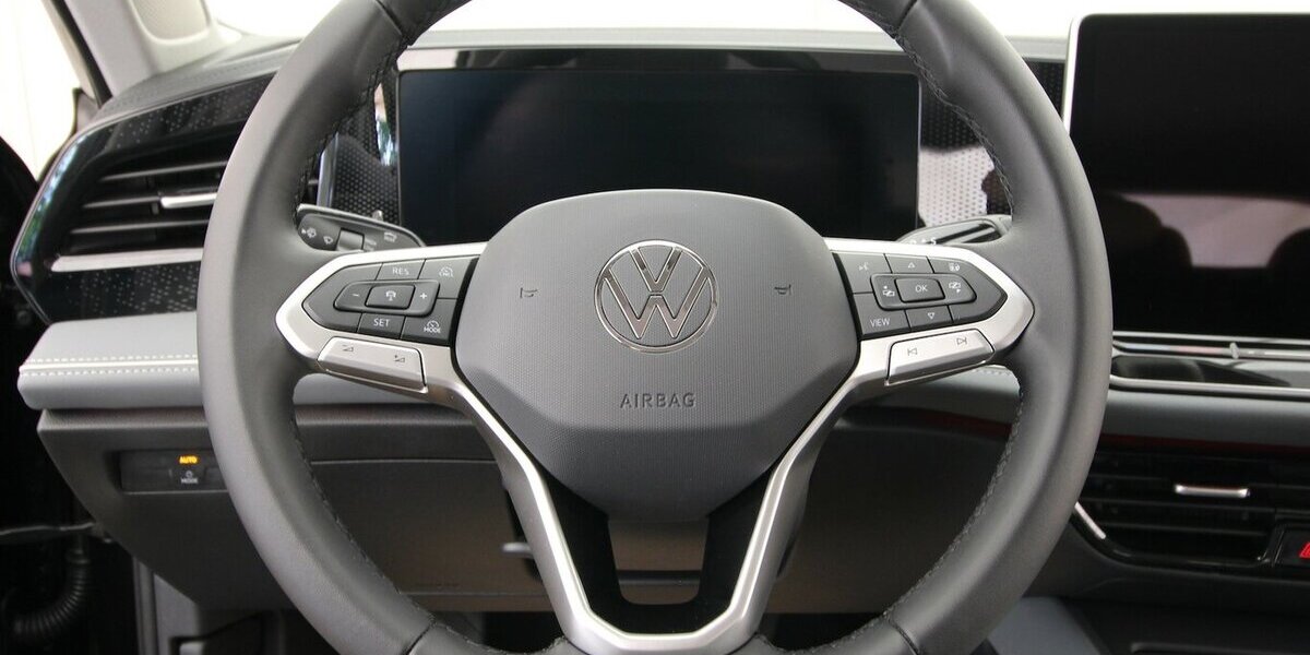 VW Passat Variant 1.5 eTSI 7-DSG Business LED+AHK 21.136 km 32.900 &euro; Hagenow 19230