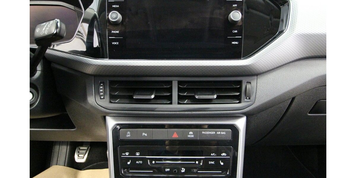 VW T-Cross TSI OPF Active LED+NAVI+KAMERA+ACC 37.252 km 19.900 &euro; Hagenow 19230