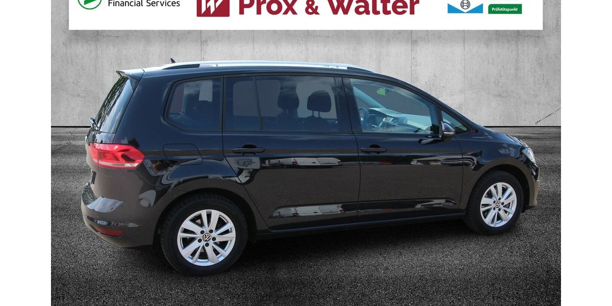 VW Touran 1.5 TSI 7-DSG Comfortline 7-SITZ+NAVI+AHK 22.923 km 32.790 &euro; Hagenow 19230