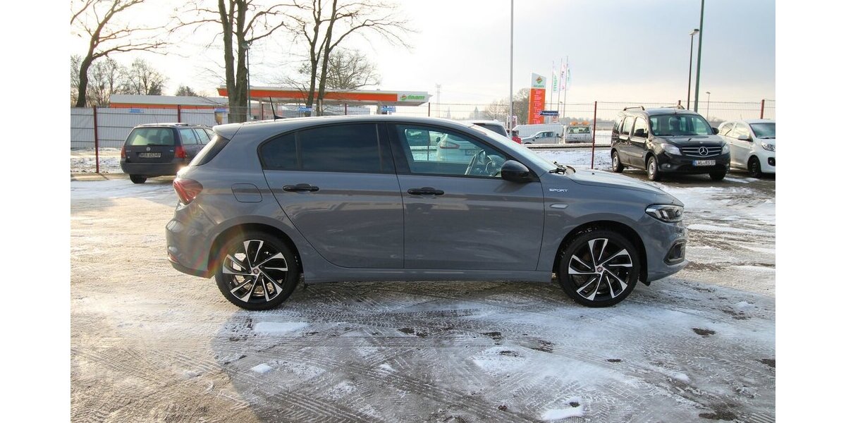 Fiat Tipo Hatchback City Sport KAMERA+AHK+LED+ALU18 28.429 km 15.900 &euro; Hagenow 19230