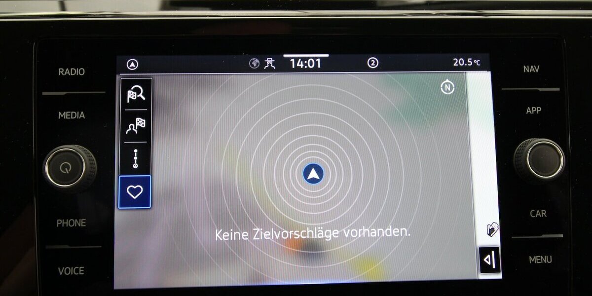 VW Touran 1.5 TSI 7-DSG Comfortline 7-SITZ+NAVI+AHK 22.923 km 32.790 &euro; Hagenow 19230