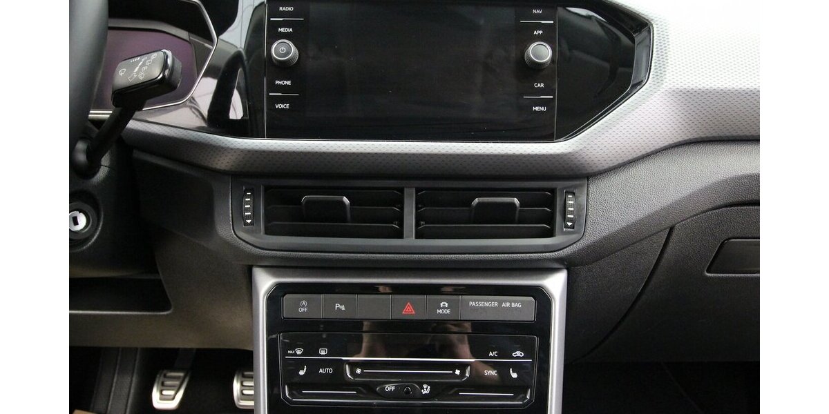 VW T-Cross TSI OPF Active LED+NAVI+KAMERA+ACC 47.327 km 19.900 &euro; Hagenow 19230